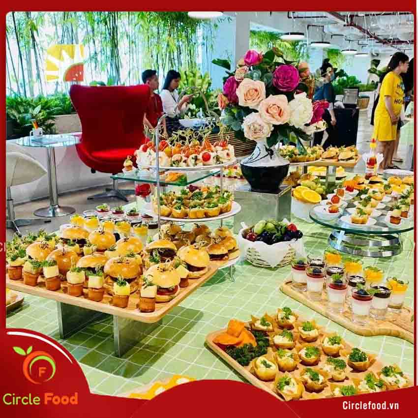 Dịch vụ đặt tiệc mặn finger food họp mặt đầu xuân
