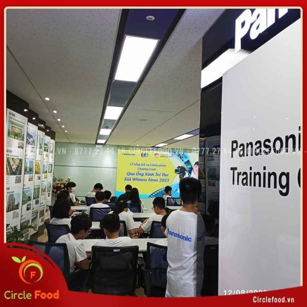 Tiệc Ngon Hà Nội phối hợp Panasonic tổ chức tiệc teabreak Lễ tổng kết và chiếu phim Chương trình Qua ống kính trẻ thơ 6