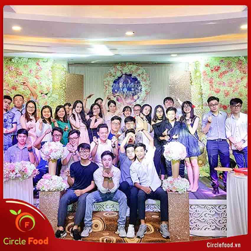 Cách trang trí dạ tiệc Prom party cuối cấp cuối khóa