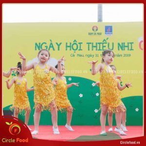tiệc liên hoan 1 6 cho bé