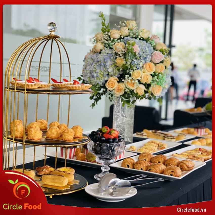Dịch vụ tiệc teabreak - finger food lễ bàn giao xe tại Hà Nội