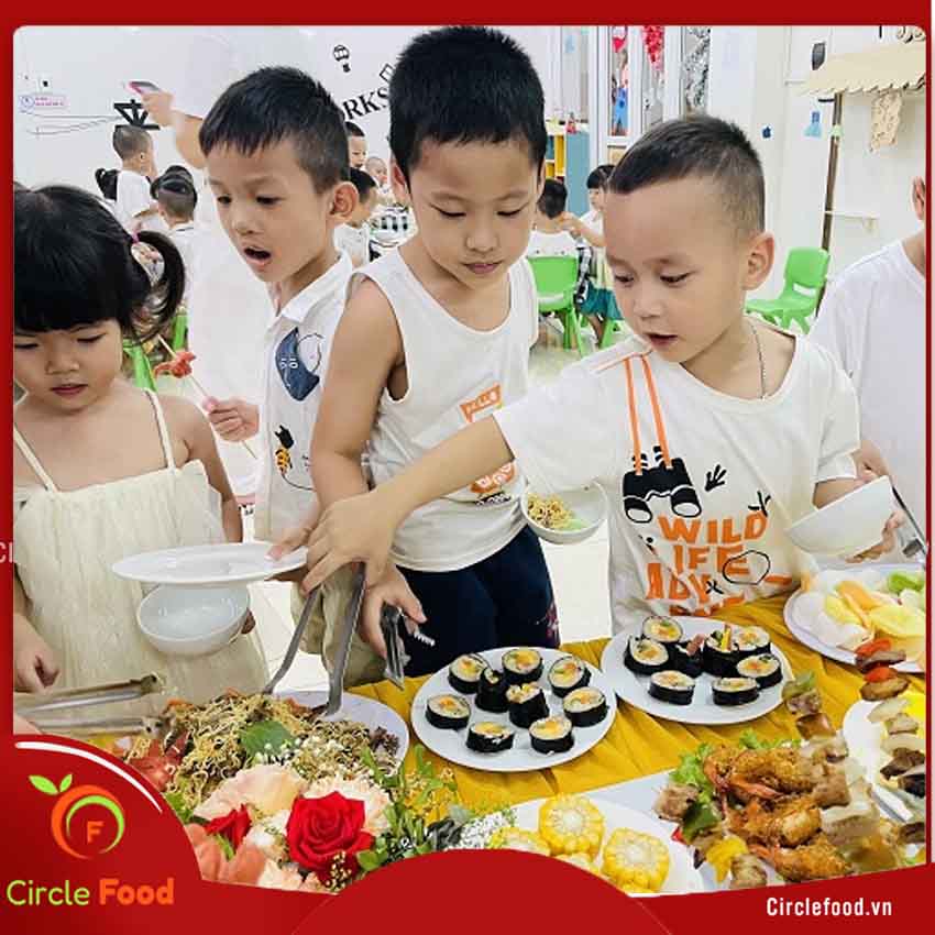 tổ chức sinh nhật cho bé tại lớp mầm non